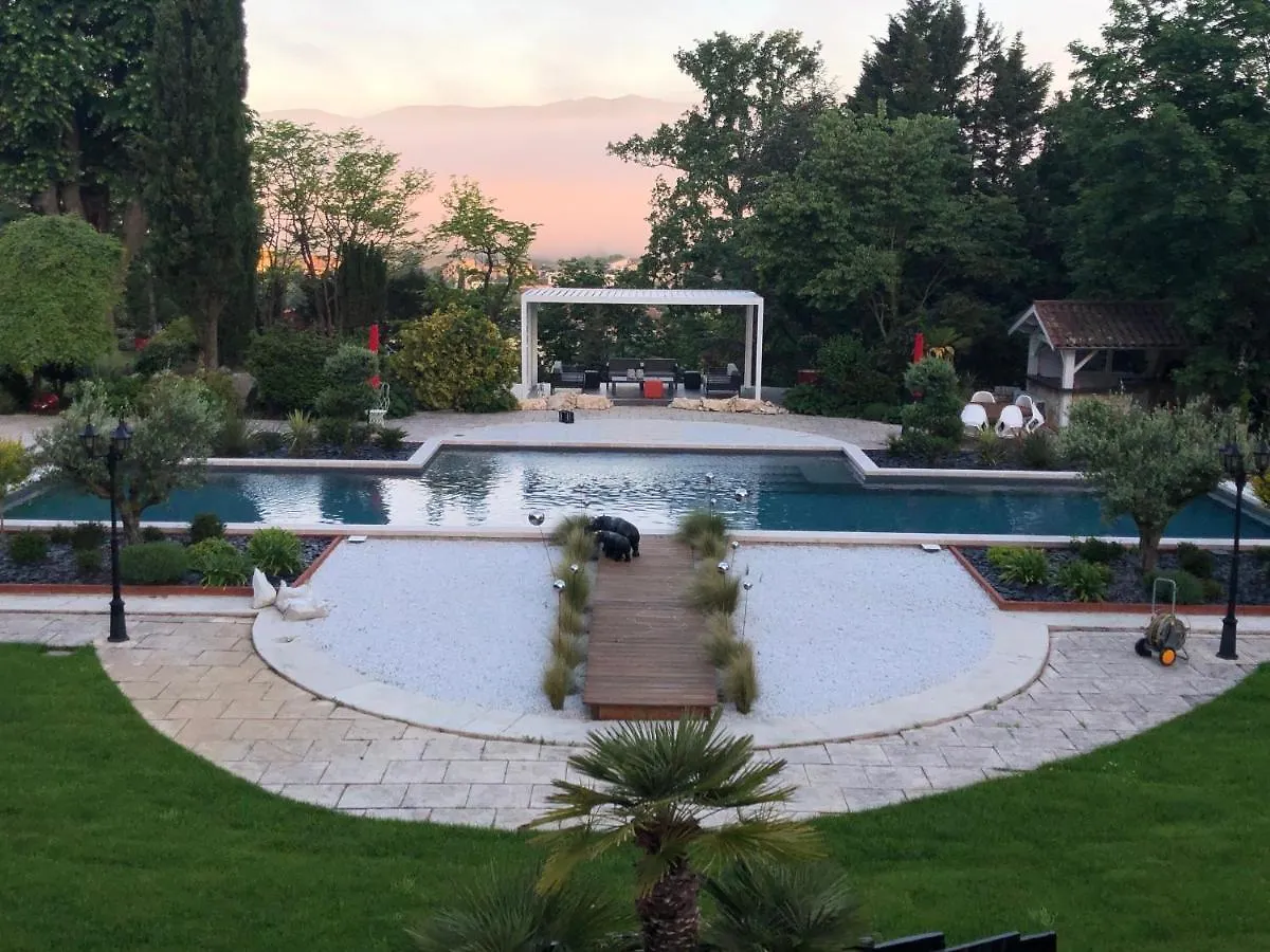 לינה וארוחת בוקר Manoir Du Colombier